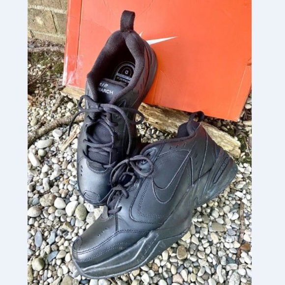 Nike Air Mens Monarch IV Black Training Shoes 12 - Picture 2 of 9